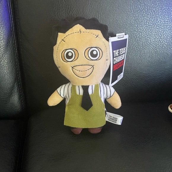 Texas Chainsaw Doll - Picture 1 of 3